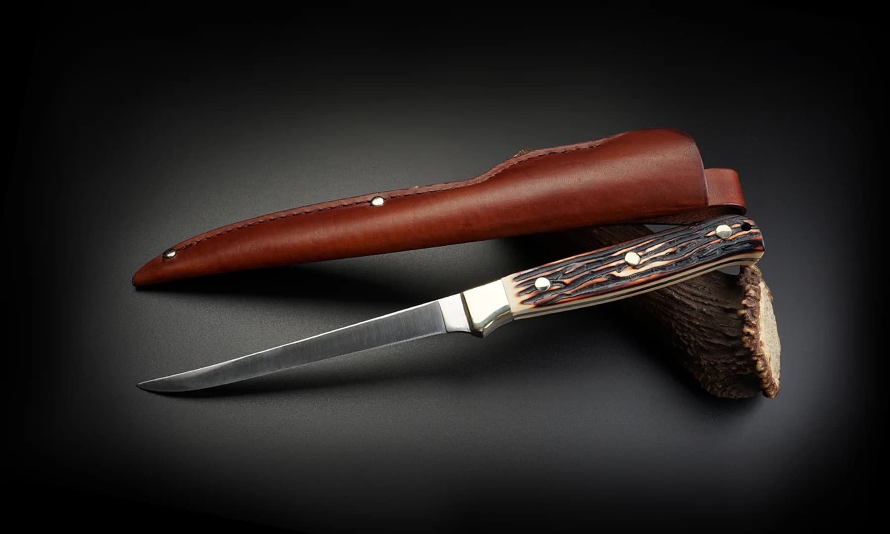 Outdoor knife hero image for core export-ready product collection